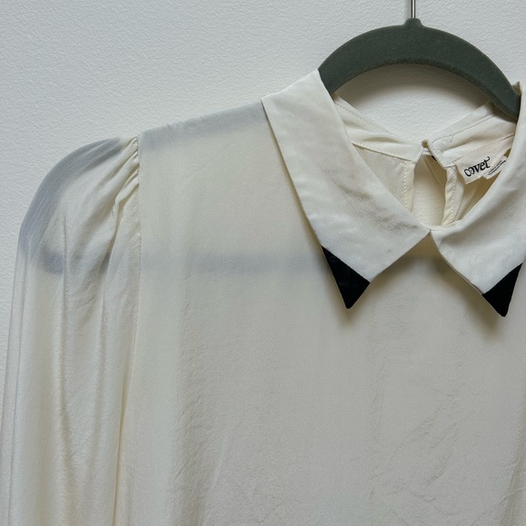 Silk Covet Blouse - Picture 2 of 4